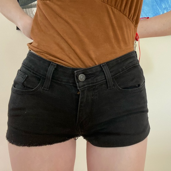 Levi Black Shorts - Picture 2 of 6